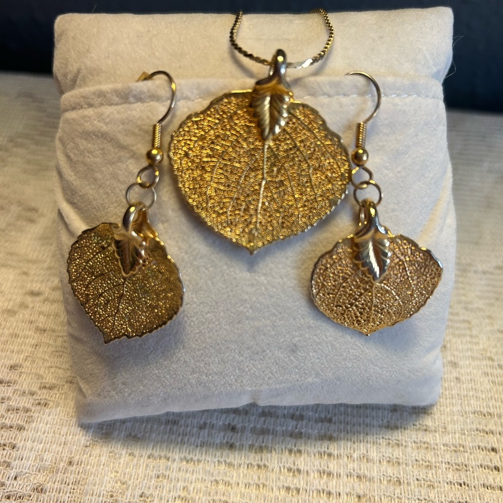10K Gold Leaf Jewelry Set